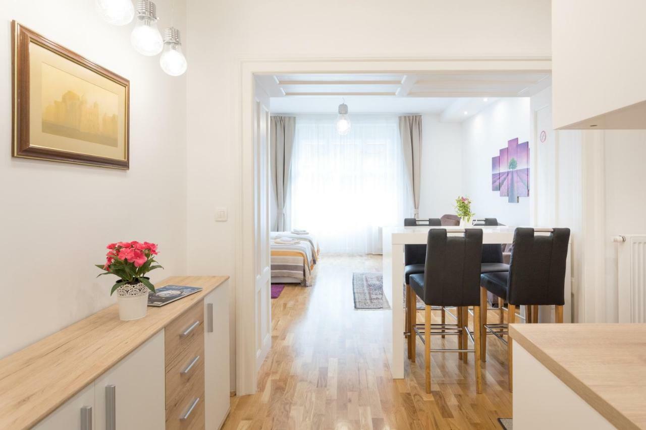 City Center Apartments Zagabria Esterno foto